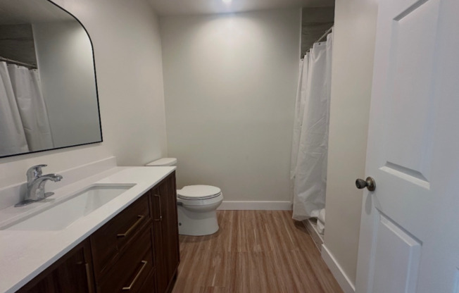 Newly Renovated 2BD/2BA with Garage