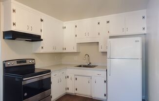 2 beds, 1 bath, $2,495, Unit 4