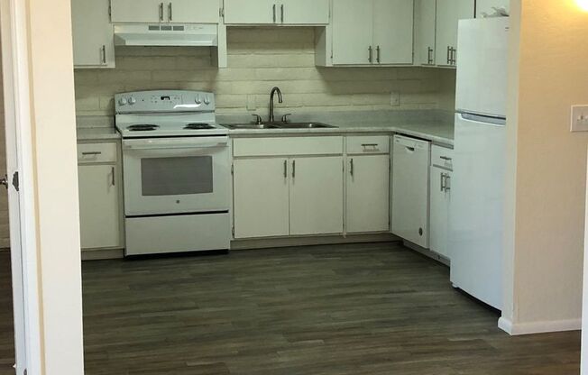 2 beds, 1 bath, 845 sqft, $1,125, Unit 511