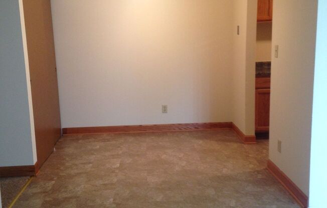 2 beds, 1 bath, 800 sqft, $1,019, Unit 8034 - 202