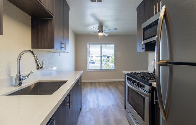 2 beds, 2 baths, 946 sqft, $1,950, Unit 102