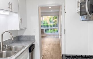 443 S. Alexandria Ave