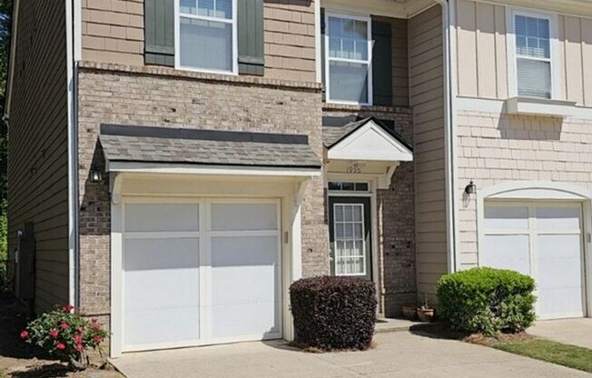 Great Location & Recently Updated Townhome in Kennesaw