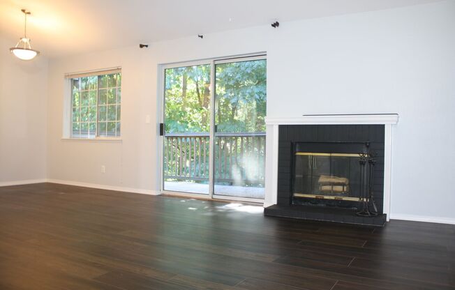 Top Floor 3 bdrm Mill Creek Country Club Condo Rental. Private back deck to nature reserve. Swim Pool. Hardwood.