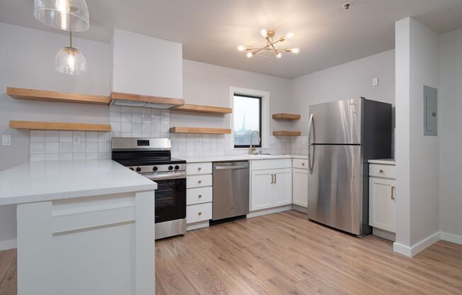 Modern Waterfront Living at The McCormick Pier! $500 off 1st month rent!!!