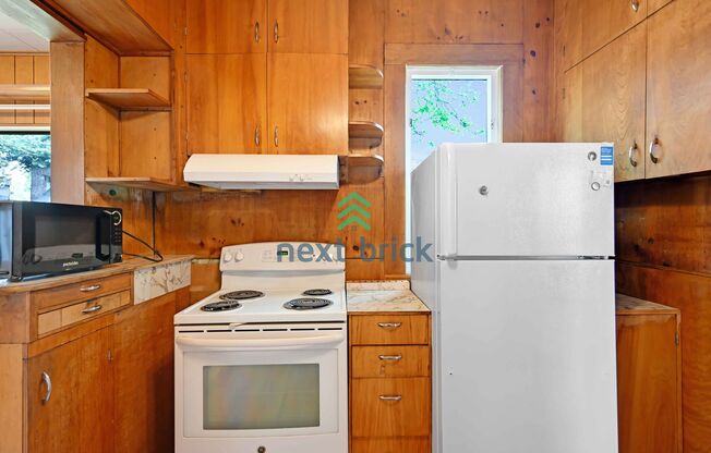 4 BEDS & 2.5 BATH CHARMING SINGLE FAMILY HOUSE FOR RENT