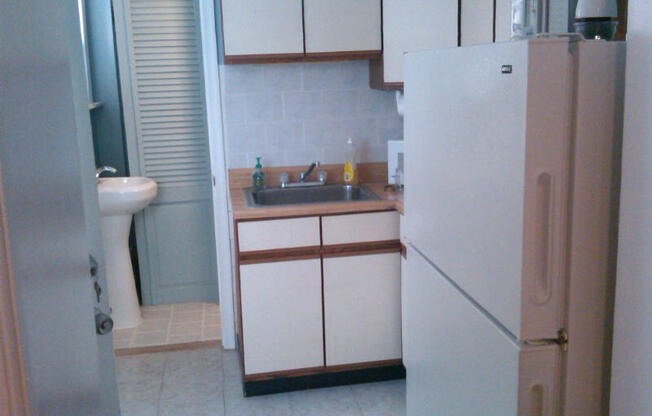 2323 Fleet Street - Cozy 2BR, 1BA Townhouse