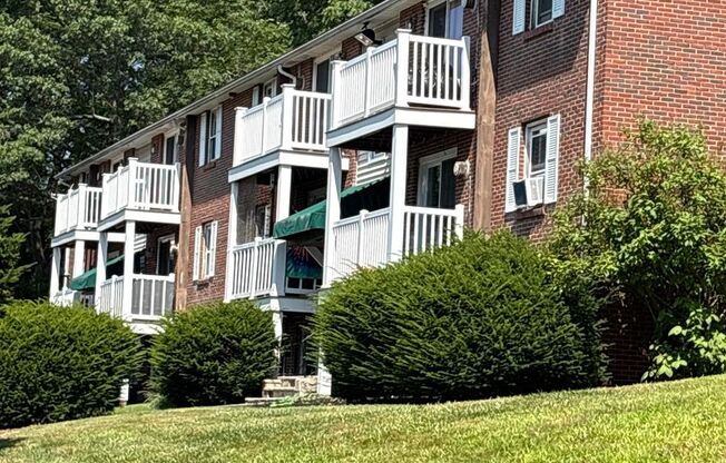 High Ridge Apartments - Two Bedroom One Bath Apartments - Heat & Hot Water Included
