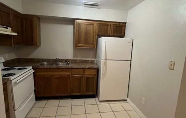 2 beds, 1 bath, $1,150