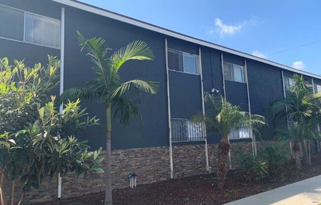 2 beds, 1 bath, 639 sqft, $2,100, Unit E