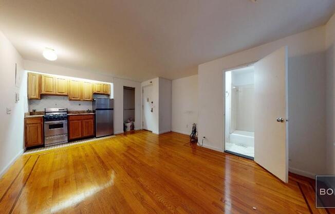 30 CHARLTON ST