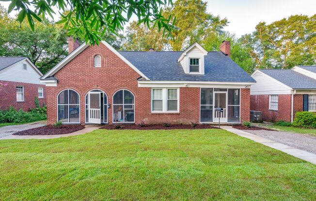 Live in the Heart of Shandon – Stylishly Renovated Duplex with Charm & Convenience