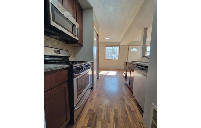 3 beds, 2 baths, $2,095