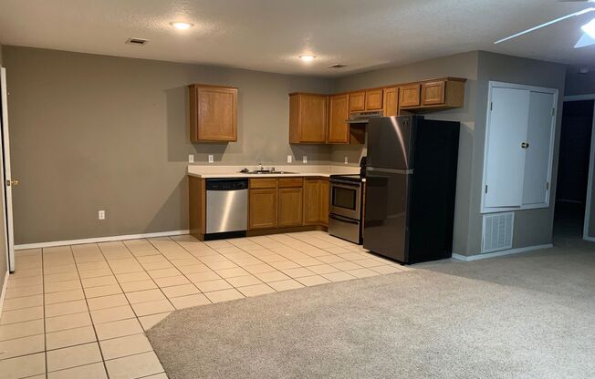 2 beds, 2 baths, 1,000 sqft, $875