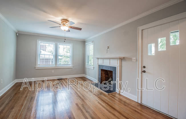 8 CRES RDG DR