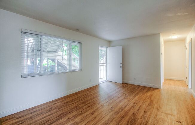 801 W 9 ST