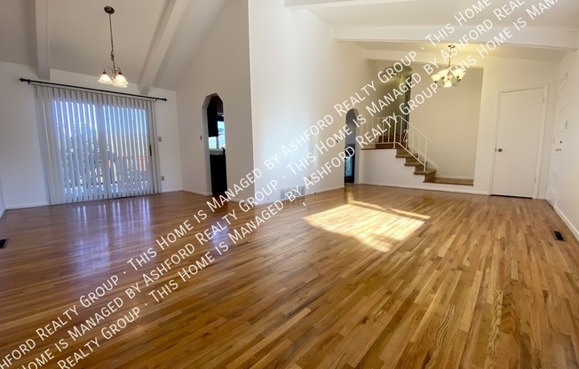 930 Panorama Dr