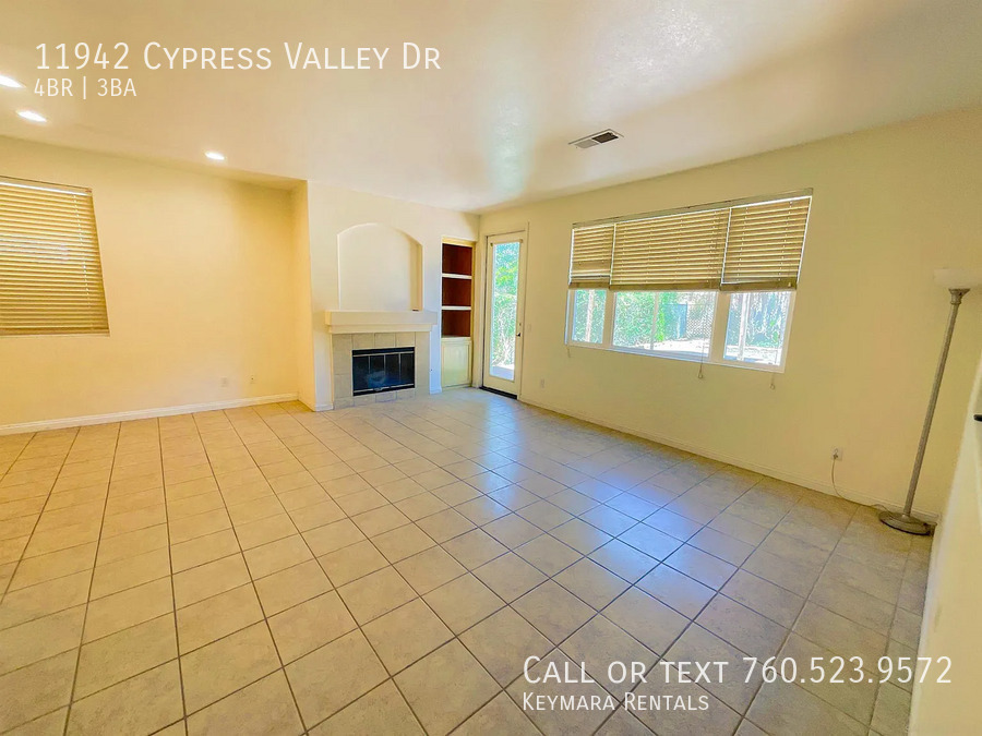 11942 CYPRESS VLY
