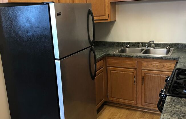 2 beds, 1 bath, 900 sqft, $1,369, Unit 4430-104