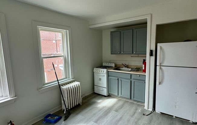 Studio, 1 bath, 565 sqft, $795, Unit 824-15