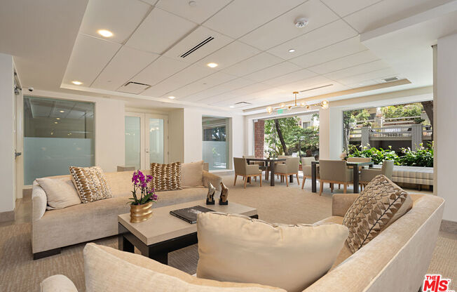 2 beds, 1 bath, 980 sqft, $3,700, Unit 539