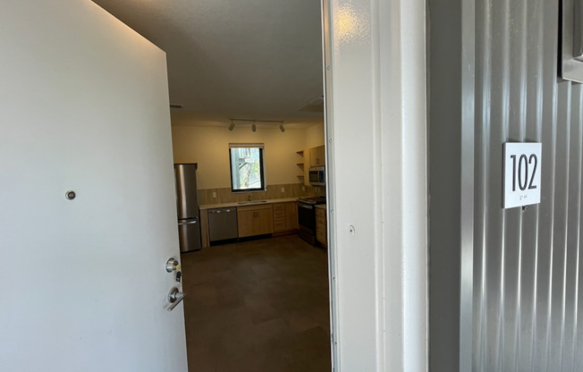 1 bed, 1 bath, 550 sqft, $1,175, Unit 102