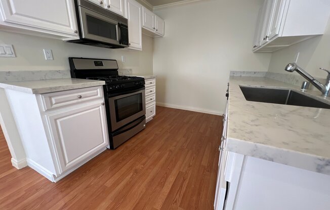 625 E CYPRESS
