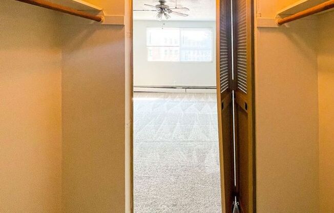 3 beds, 2 baths, 1,200 sqft, $1,799, Unit Unit 307