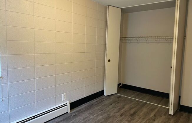 1 bed, 1 bath, 600 sqft, $999, Unit 34