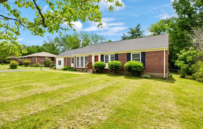 Very large 4 or 5 bedroom ranch in Donelson, TN. Best location.