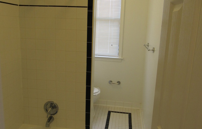 1 bed, 1 bath, 758 sqft, $3,400, Unit W310