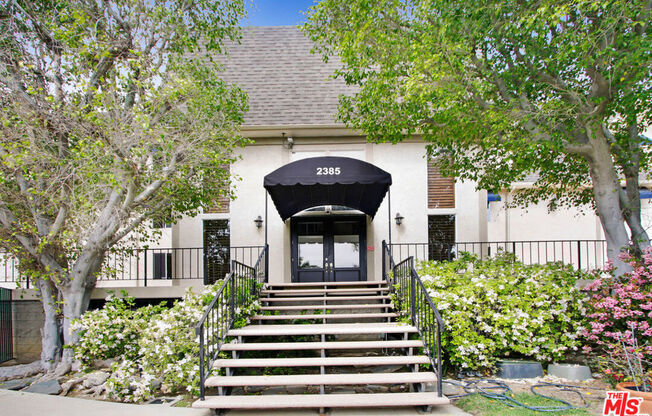 2385 Roscomare Rd