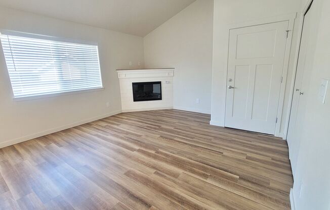 3 beds, 2 baths, 1,044 sqft, $1,995, Unit 224