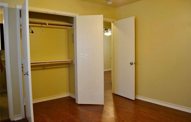 4 beds, 2 baths, $2,695, Unit Unit B