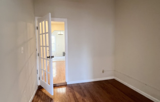 1 bed, 1 bath, $2,750, Unit 2R