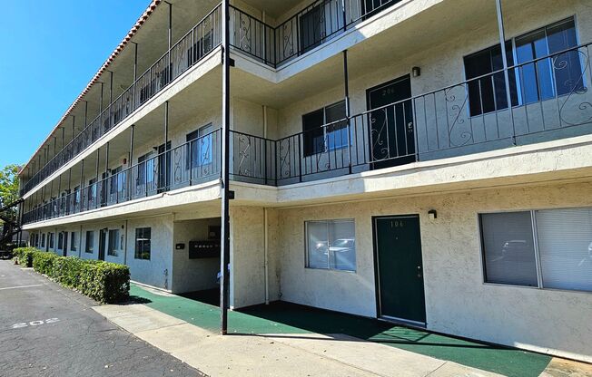 0020 190 California Blv