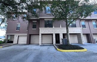 2 Beds 2 Baths With Office Room Townhouse