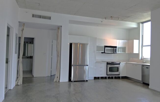 2 beds, 2 baths, $3,300, Unit UNIT: 2013