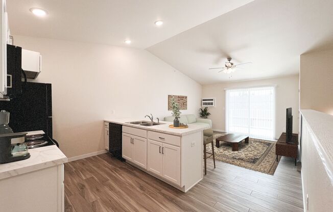 1 bed, 1 bath, 797 sqft, $1,160, Unit AL 2013-64