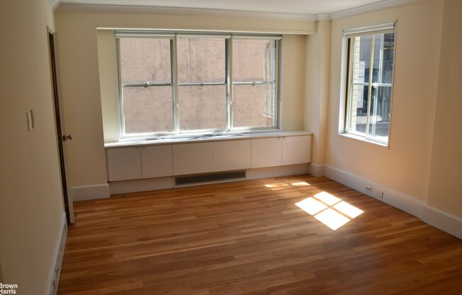 1 bed, 1.5 baths, $4,750, Unit 5D