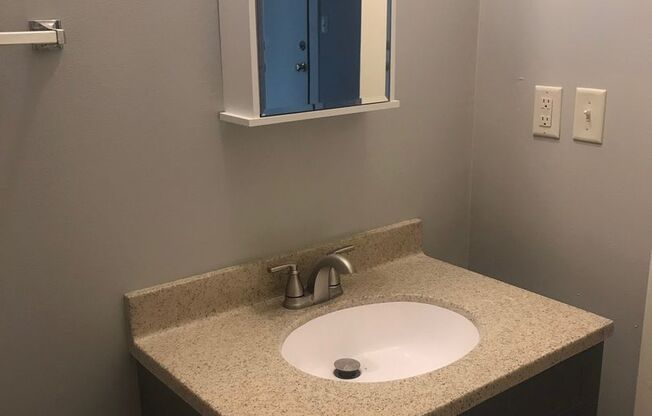 1 bed, 1 bath, $850