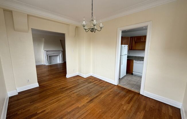 2 beds, 2 baths, 1,303 sqft, $2,200, Unit New King Edward  501