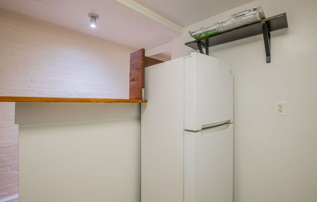1 bed, 1 bath, $1,895, Unit (#B2)