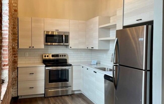 1 bed, 1 bath, 650 sqft, $1,100