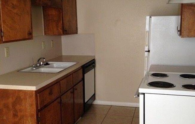 2 beds, 1 bath, 870 sqft, $669, Unit 03.203