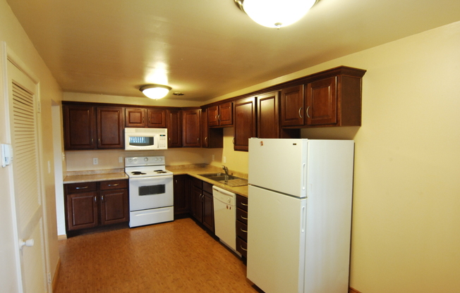 2 beds, 1 bath, $975