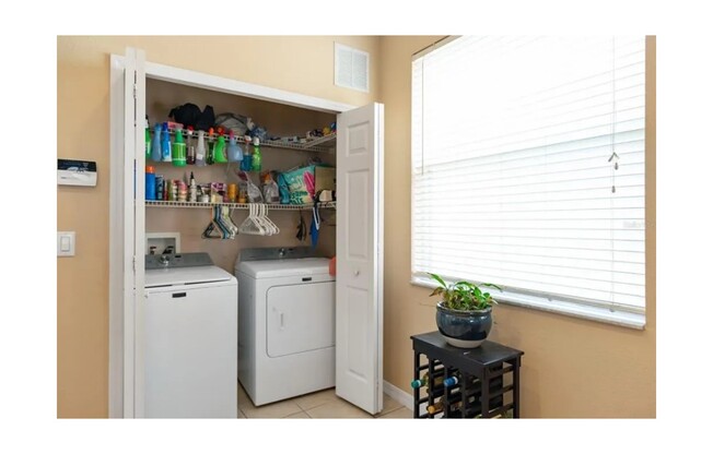 5182 WALNUT RDG DR