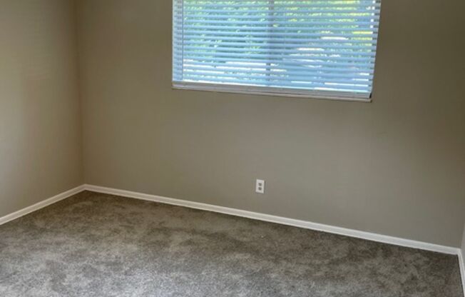 1 bed, 1 bath, 715 sqft, $1,250, Unit 2282-01