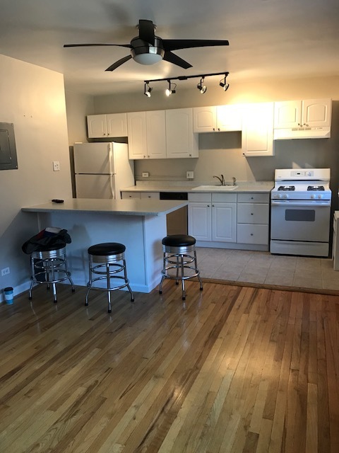 1 bed, 1 bath, $1,350, Unit APARTMENT 305