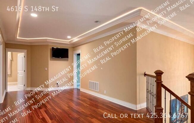 4616 S 148 ST